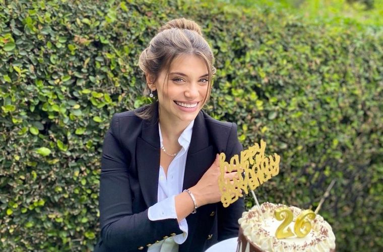 La última foto de Eva de Dominici con pelo oscuro.