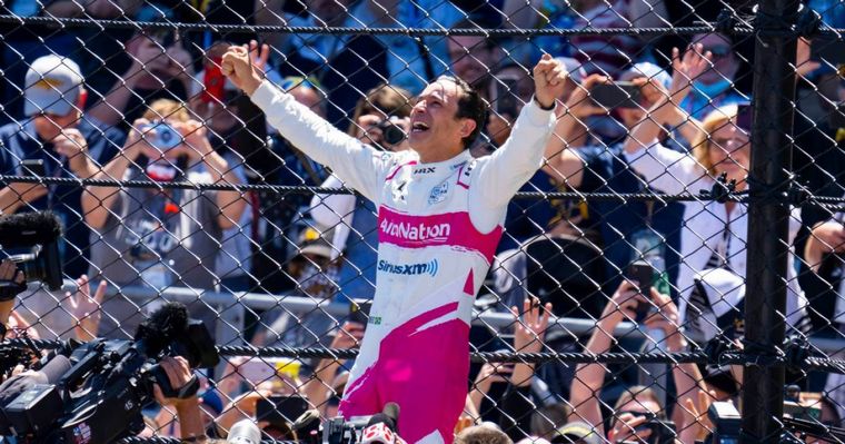 A los 46, 'Helinho' se suma al récord de Foyt, Unser y Mears