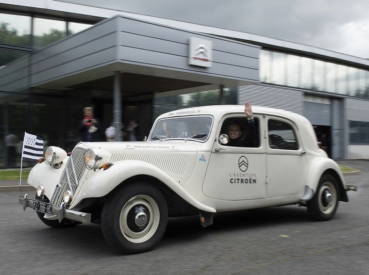 En marcha el Citroën, de Alaska a Ushuaia.