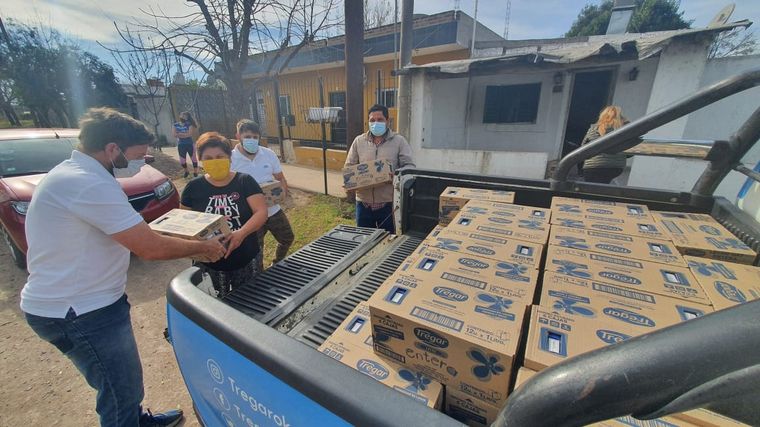 Los Girasoles, otro merendero beneficiado por la donación de Cadena 3 y Tregar.