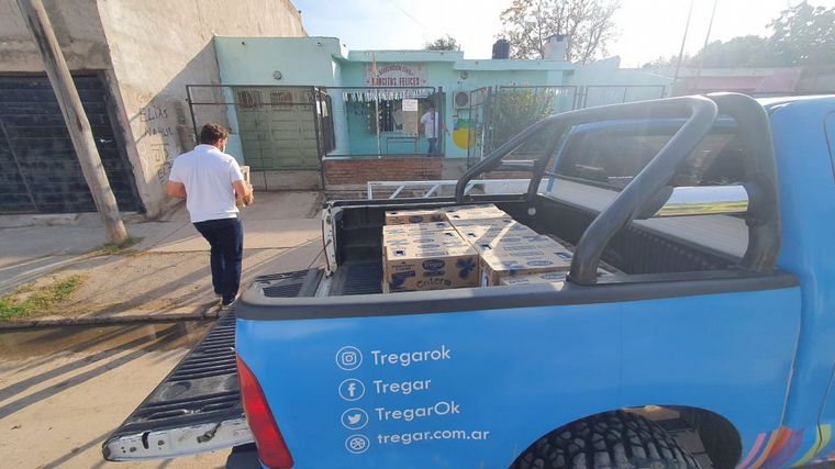 Tregar entregó 400 litros de leche en la Asociación Civil Pancitas Felices