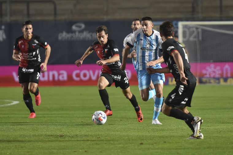 Colón de Santa Fe salió esta noche campeón por primera vez en su historia