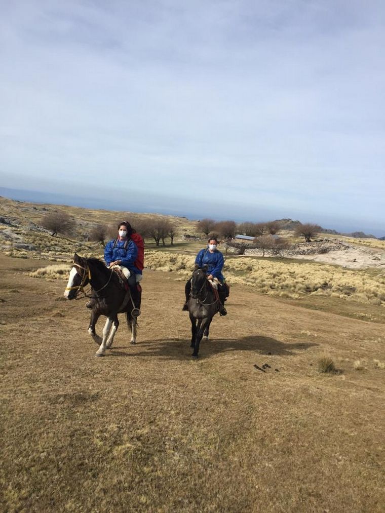 Vacunaron a 12 personas luego de viajar tres horas a caballo