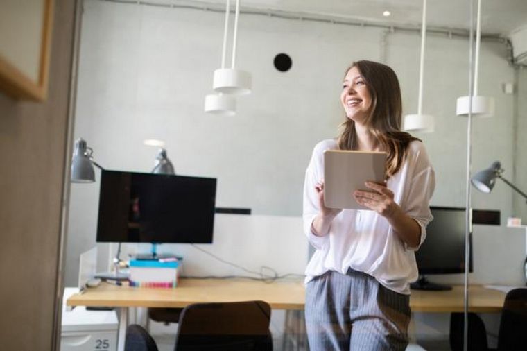 La iniciativa premiará con becas para las beneficiarias y ayuda para sus proyectos