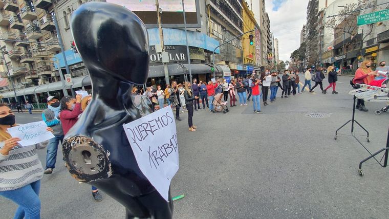 FOTO: Comerciantes protestaron en Córdoba por las restricciones