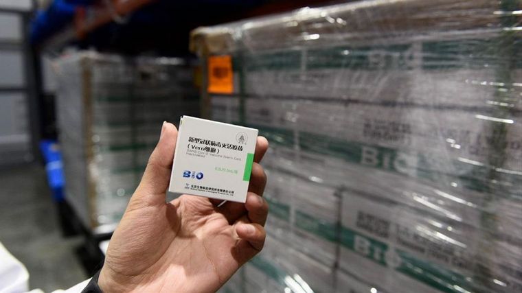 Se selló el contrato con Sinopharm por 2 millones de dosis