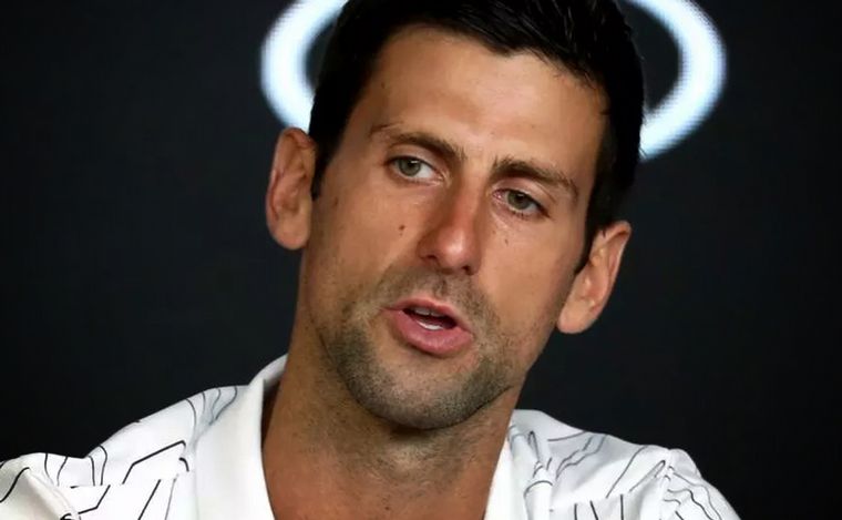 FOTO: Djokovic quiere disputar el Abierto de Australia tras el escándalo.