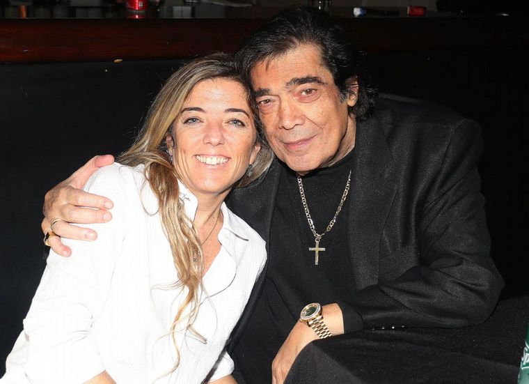 Cacho junto a su esposa Marina Rosenthal.