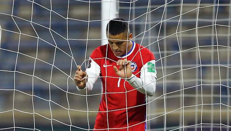 El chileno se perderá la fase de grupos del certamen.