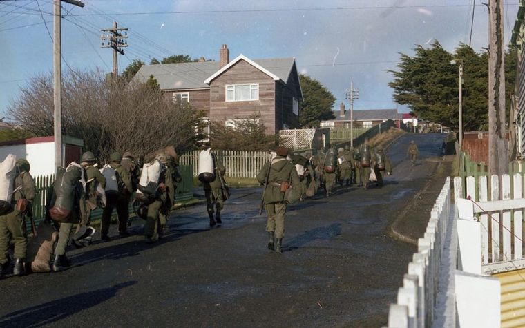 Un ex combatiente recibió fotos que había tomado en Malvinas
