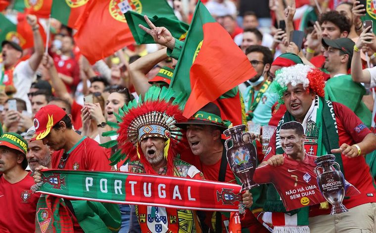Portugal goleó a Hungría a estadio lleno.