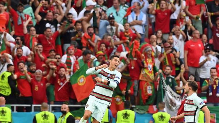 Portugal goleó a Hungría a estadio lleno.