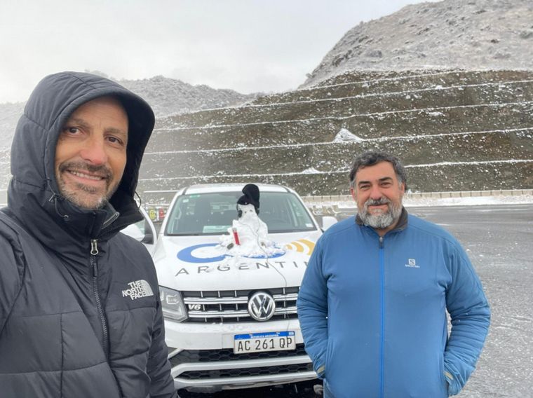 Juan Pablo Viola muestra cómo crear un muñeco de nieve