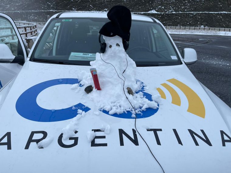 Juan Pablo Viola muestra cómo crear un muñeco de nieve