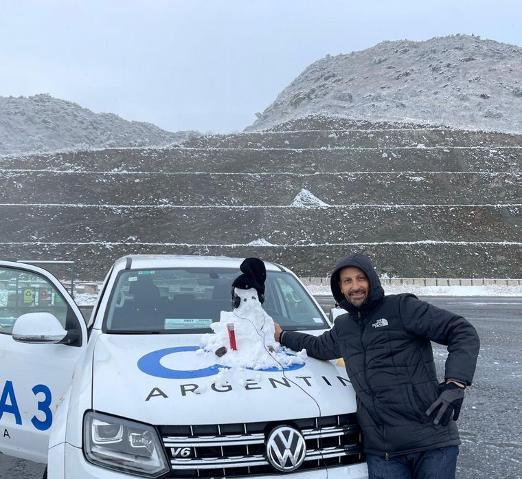 Juan Pablo Viola muestra cómo crear un muñeco de nieve