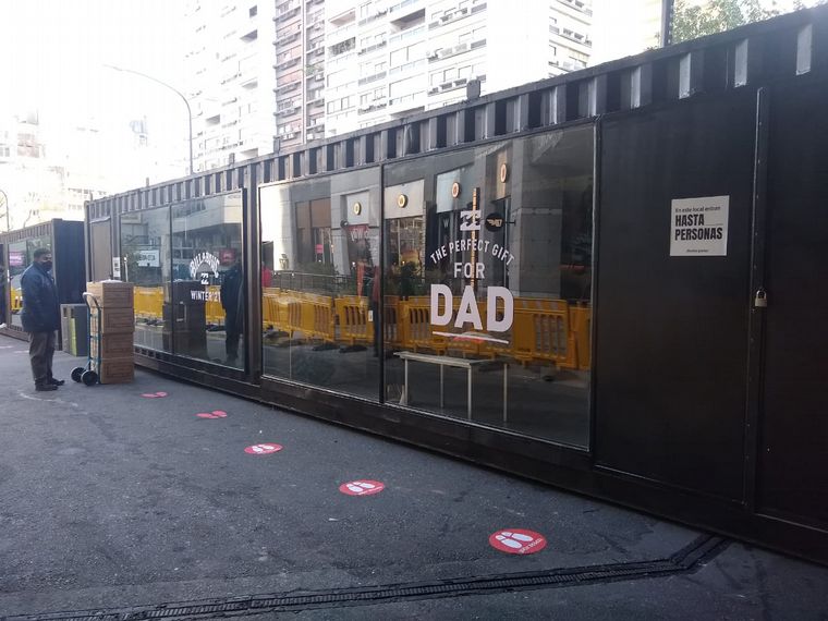 Shopping Alto Palermo instaló containers para sus locales