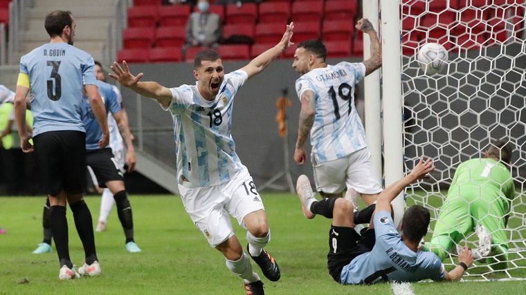 FOTO: Festejo del gol de Argentina.