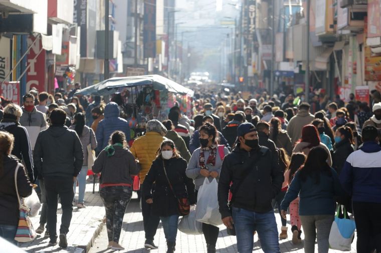 FOTO: Intenso movimiento en el centro de Córdoba por el Día del Padre