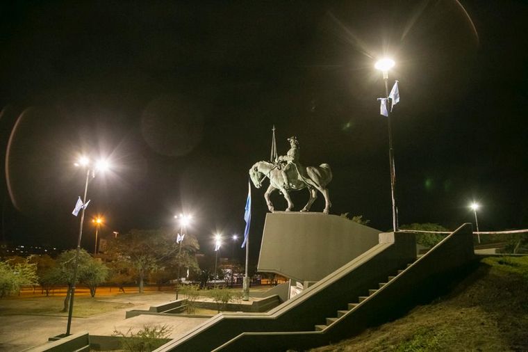 FOTO: Córdoba inaugura la remodelación del monumento a Belgrano