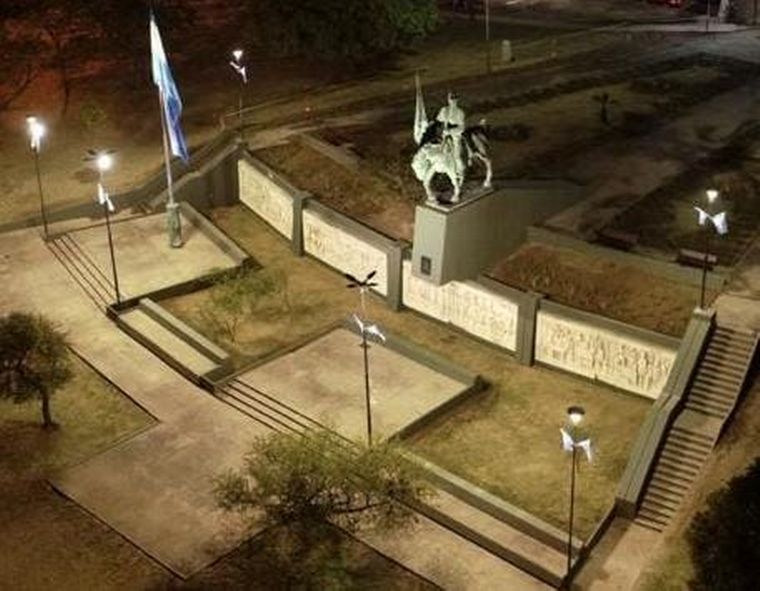 FOTO: Córdoba inaugura la remodelación del monumento a Belgrano