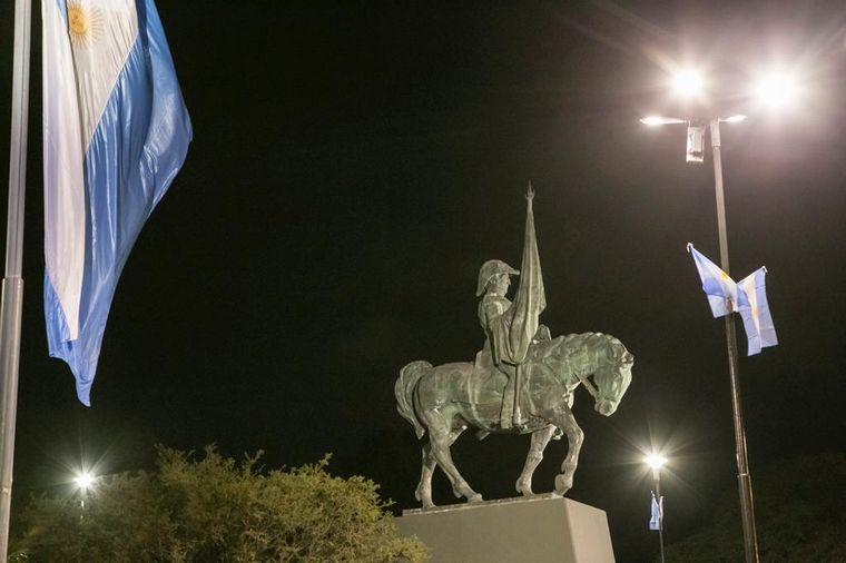 Córdoba inaugura la remodelación del monumento a Belgrano