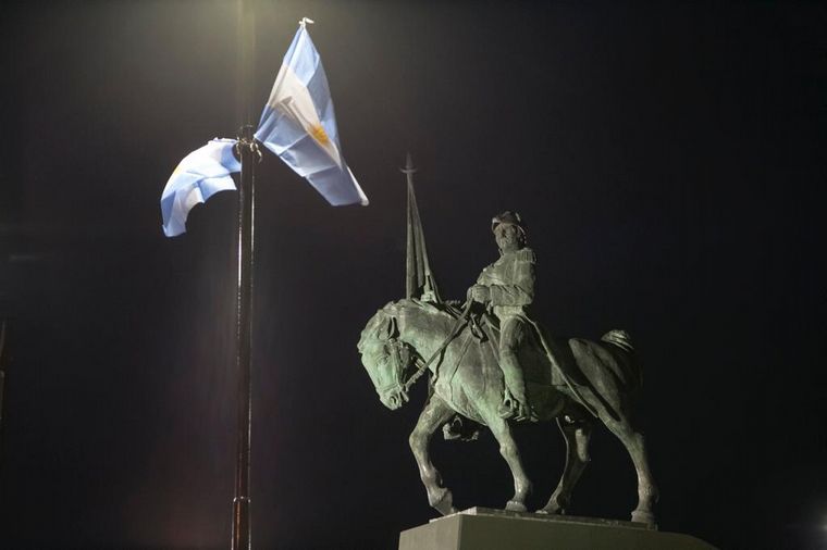 Córdoba inaugura la remodelación del monumento a Belgrano
