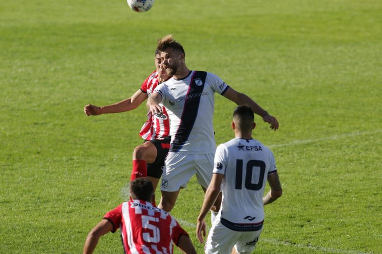 FOTO: Instituto y Brown de Puerto Madryn igualaron 1-1 en Alta Córdoba.