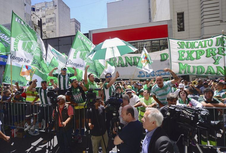 Camioneros cerró una paritaria del 45% (Foto archivo).
