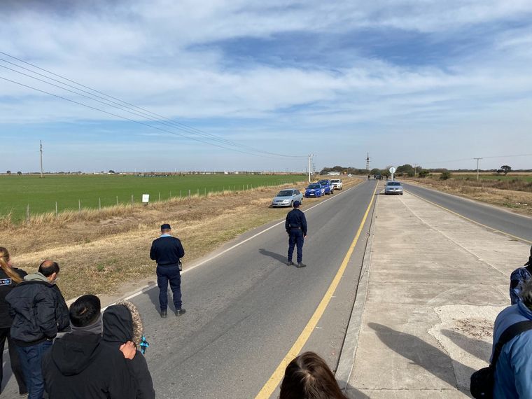 Productores rurales esperan a Alberto Fernández con una protesta.