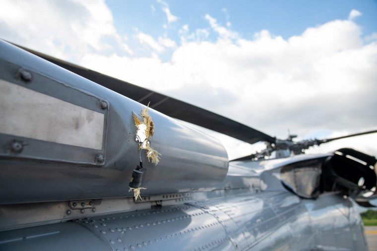 Atacaron a balazos el helicóptero en el que viajaba el presidente de Colombia.