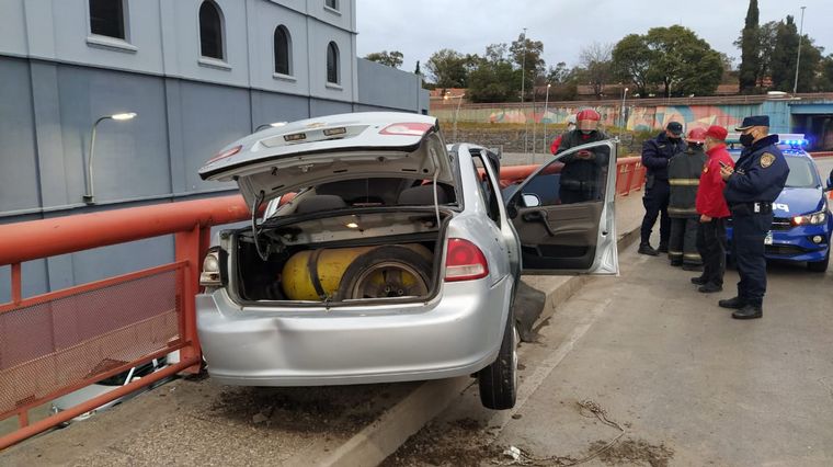 El conductor de 28 años se encuentra estable.