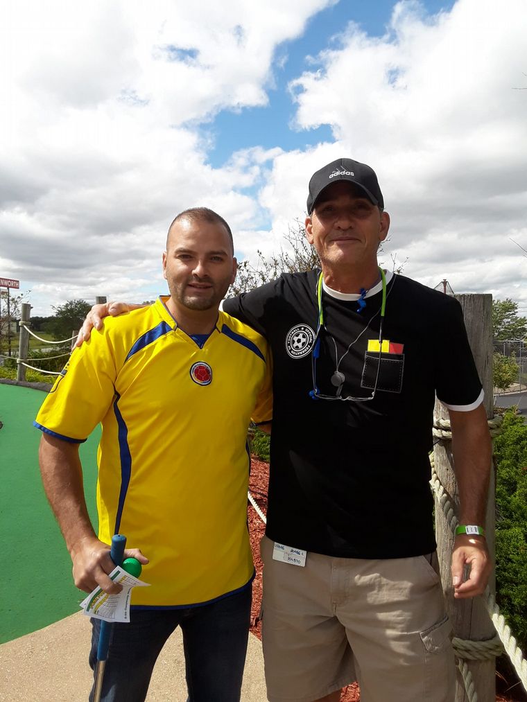 Adrián Gonzalvez es árbitro y vive en Illinois, Estados Unidos.