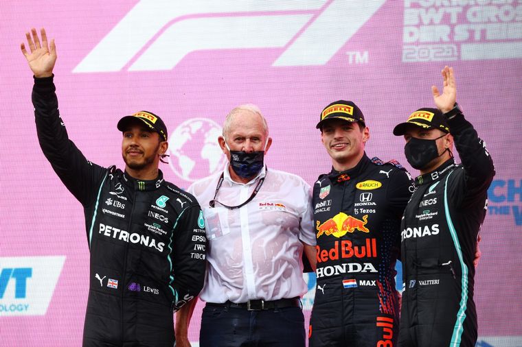 Hamilton, Markko -Red Bull-, Verstappen y Bottas en el podio del GP de Estiria