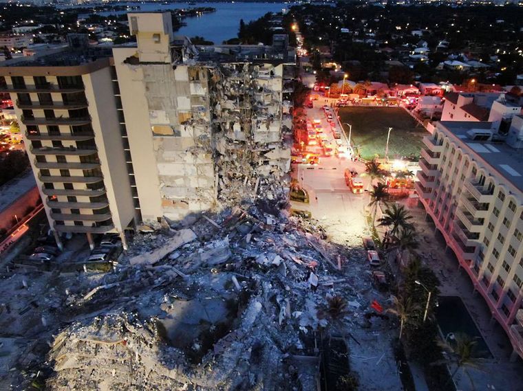 FOTO: Miami, golpeada por el trágico derrumbe de un edificio.