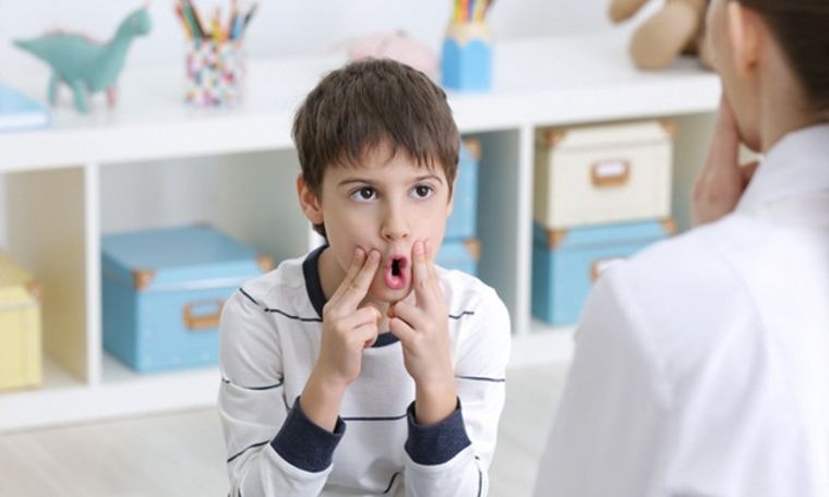 Mitos y causas de la tartamudez