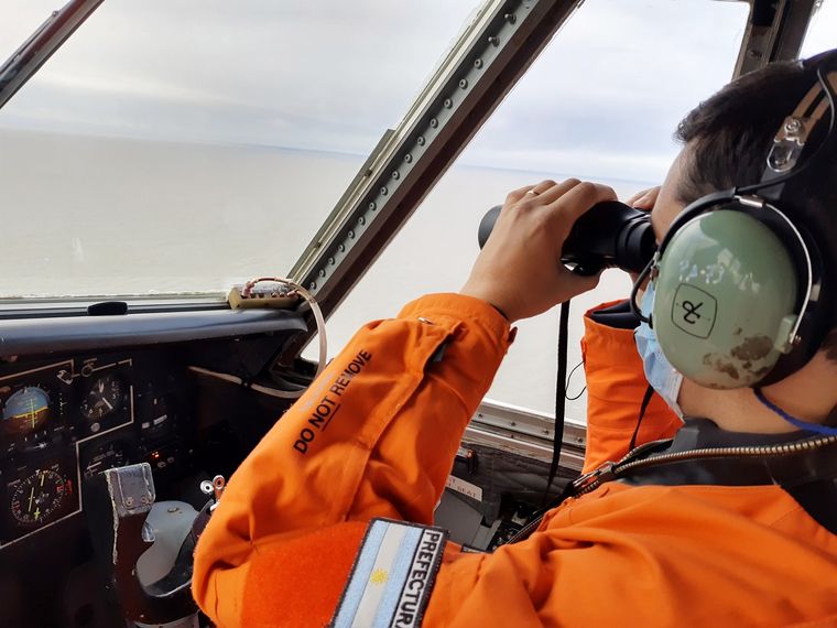 FOTO: Buscan a Victoria Pardo, la kitesurf que desapareció en la Costa Atlántica 