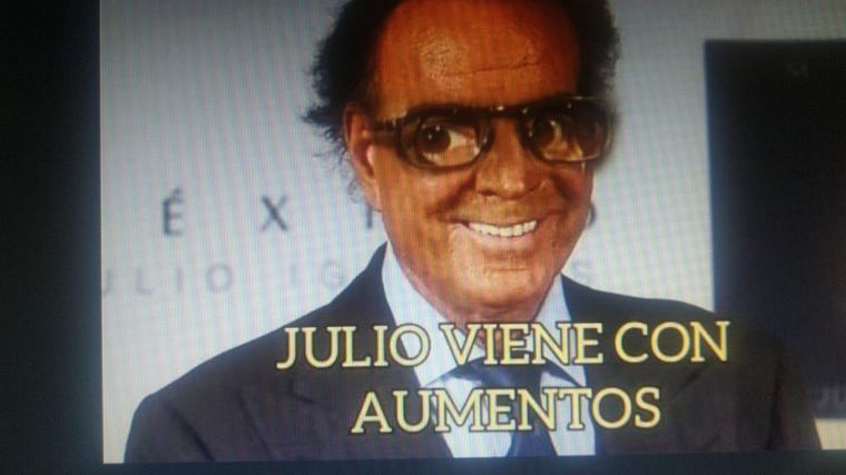Los hilarantes memes de Julio Iglesias.