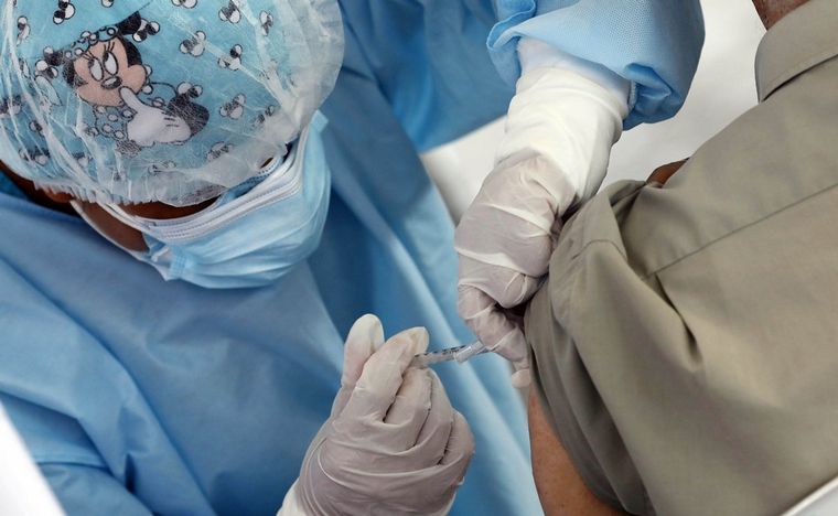 Los que superaron el Covid y se vacunaron presentan una “inmunidad de vigor híbrido”.