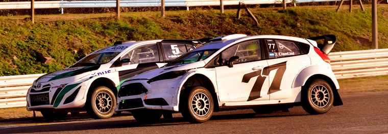 Ciantini (77) en dura porfía con el cordobés Mario Baldo.