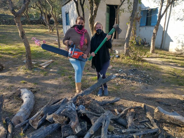 Griselda recibió su motosierra y empezará su emprendimiento