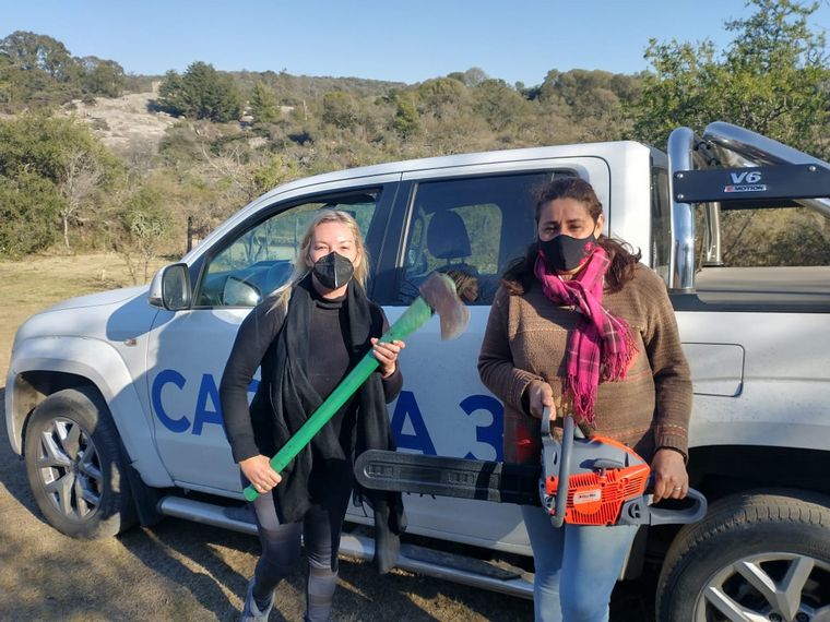 Griselda recibió su motosierra y empezará su emprendimiento