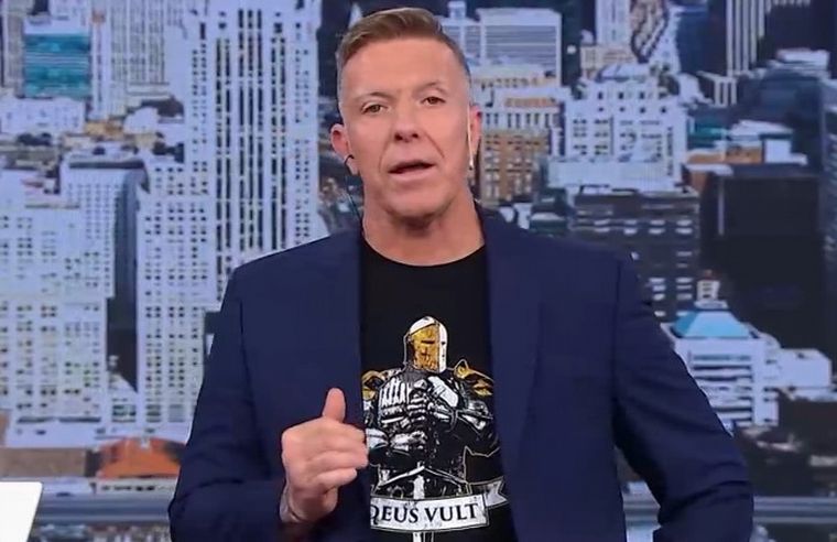 Fantino conducirá Intratables y dejará su programa en manos de Karina Mazzocco