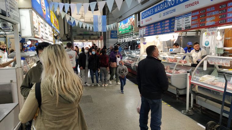Buen movimiento de público en el Mercado Norte.