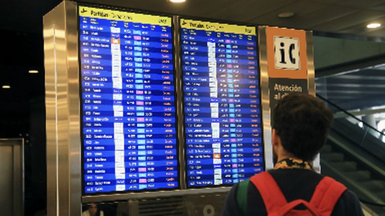 Aeronáuticos anunciaron paro de actividades desde el lunes