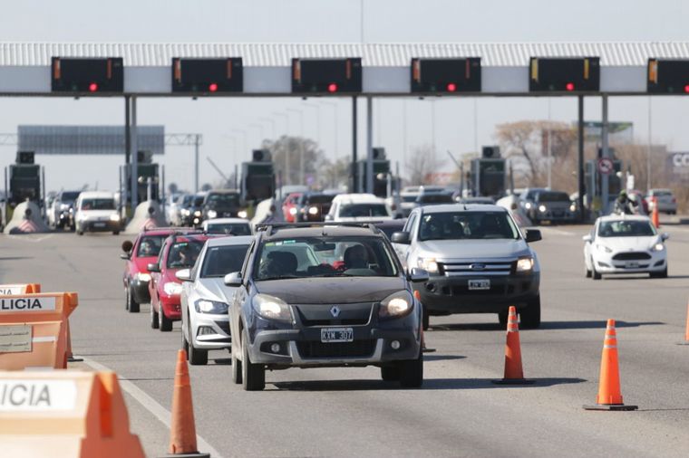 Movimiento masivo de autos en las rutas de Córdoba