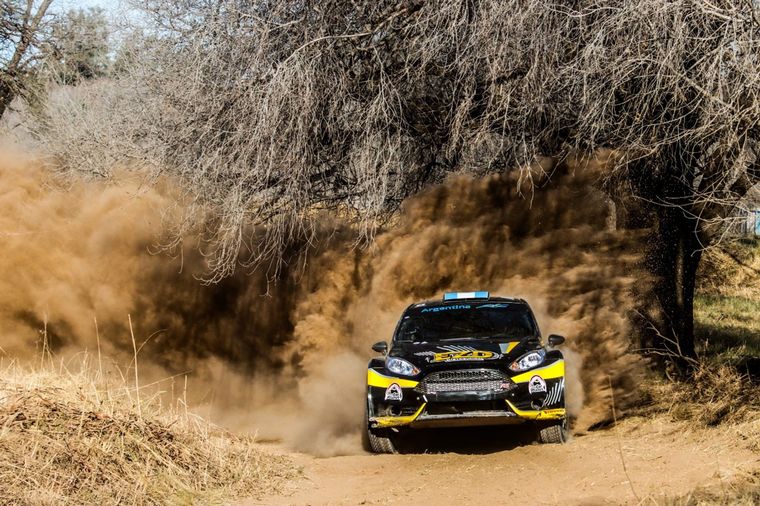 Podio del cordobés Alonso con su Fiesta R5.