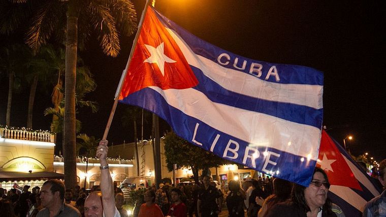 Miles de cubanos entonaron consignas en contra del gobierno.