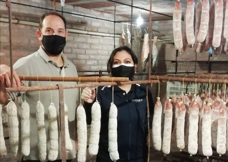 Así se prepara un auténtico salame en Colonia Caroya - Sabores - Cadena 3  Argentina