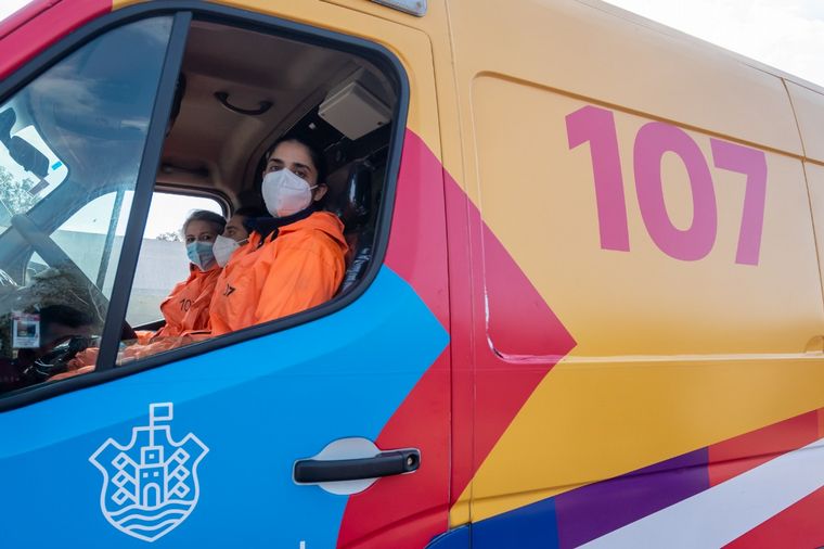 El 107 sumó a su primera mujer conductora de ambulancia.