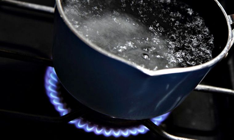 Mató a su marido con agua hirviendo por abusar de sus hijos